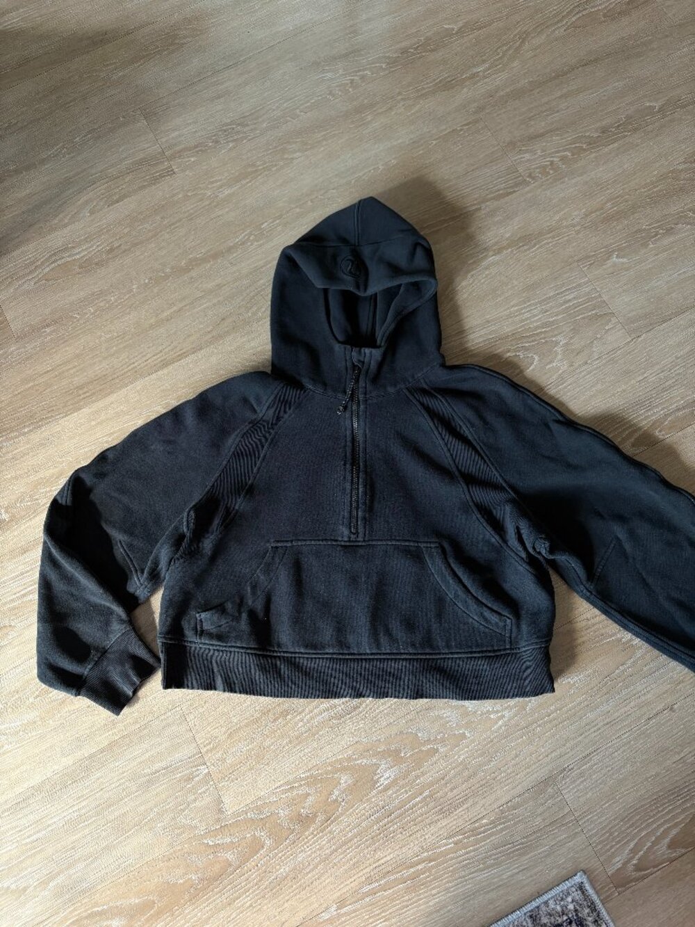 Lululemon Cropped Scuba Hoodie Black M/L Half Zip Pullover